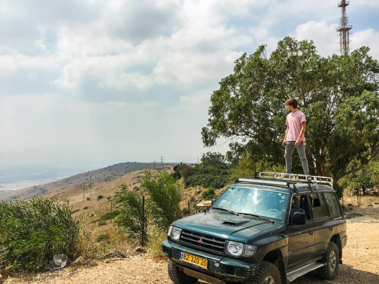 offroad-jordan-valley-israel-gilboapassion-pajero-young-man