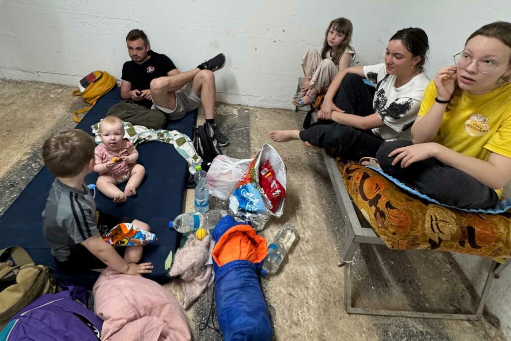 Die deutsche Familie Funk im Bunker, Krieg gegen den Iran